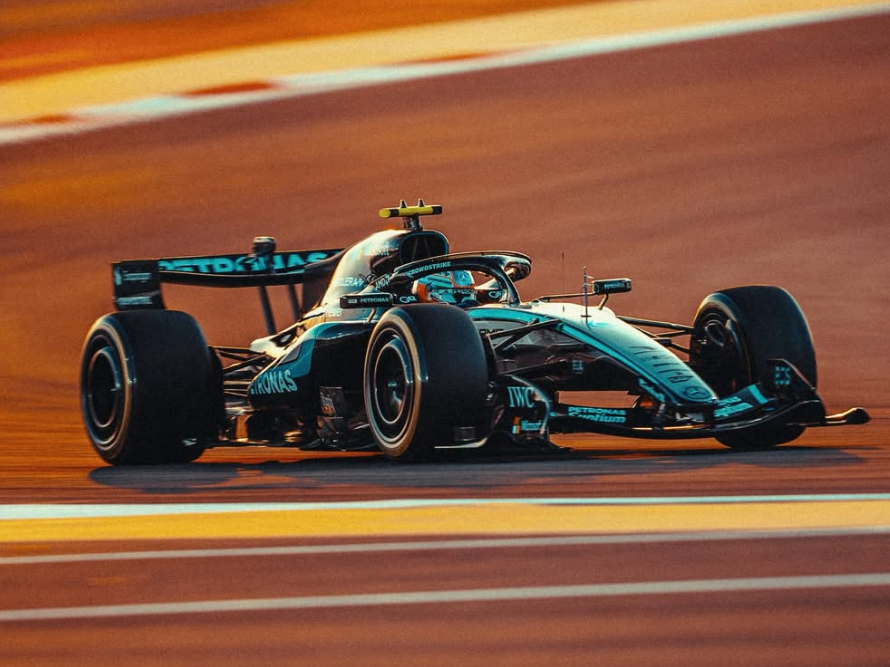 Kimi Antonnelli au volant de sa monoplace lors du Jour 2 des essais de pré saison à Bahreïn