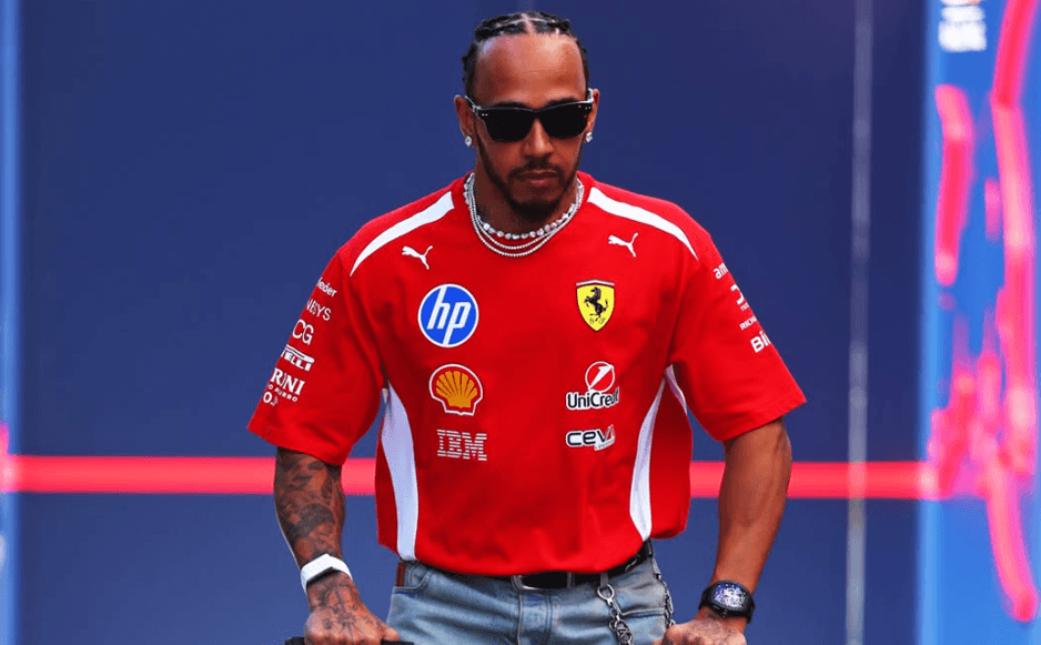 Lewis Hamilton arrivant au GP de Grande-Bretagne